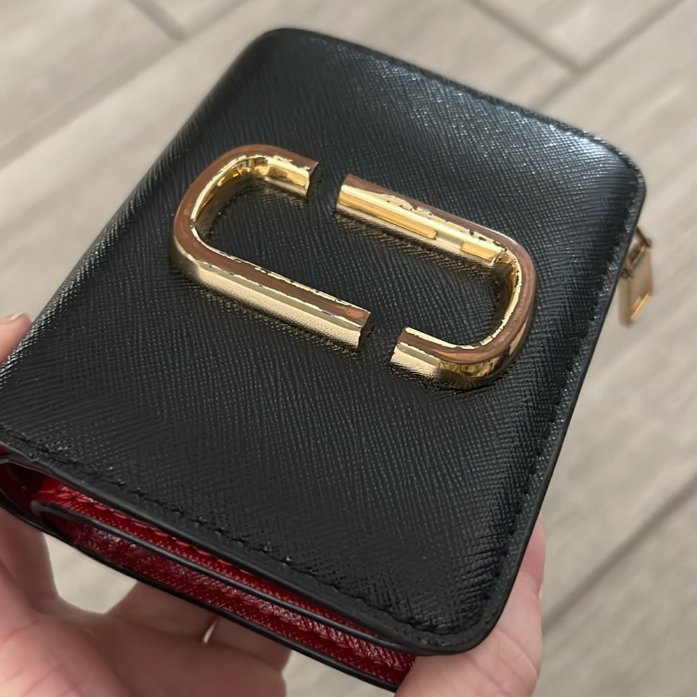 Marc Jacobs Snapshot Mini Compact Wallet EUC - Picture 2 of 11